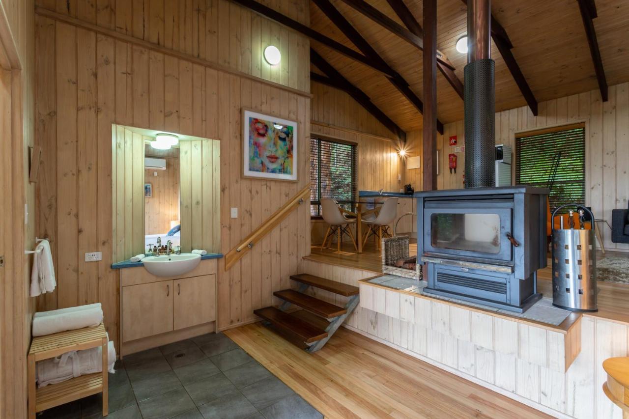Treetops Seaview Montville Exterior photo