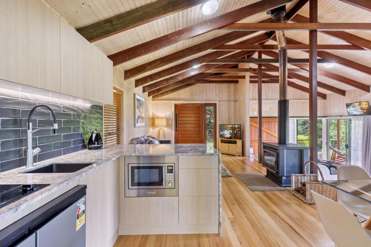 Treetops Seaview Montville Exterior photo