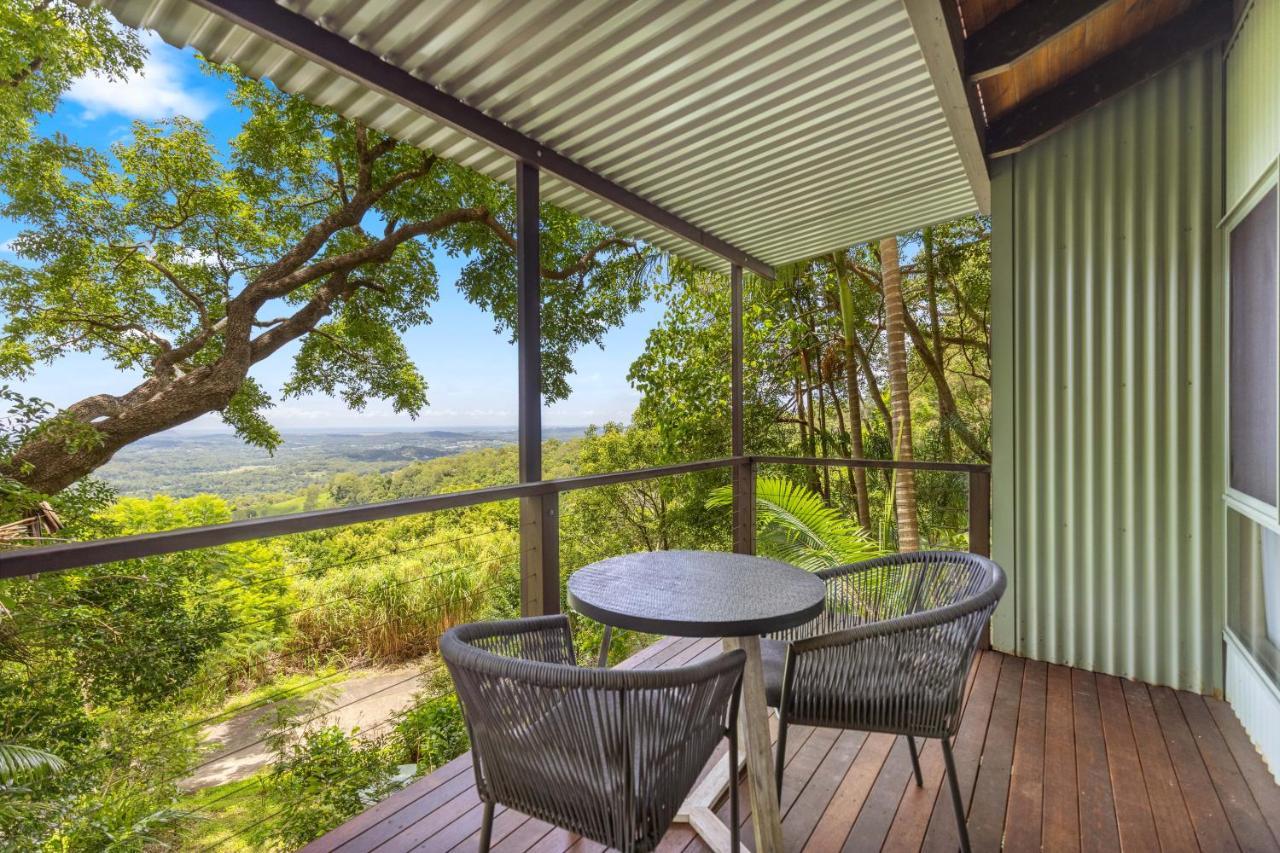 Treetops Seaview Montville Exterior photo