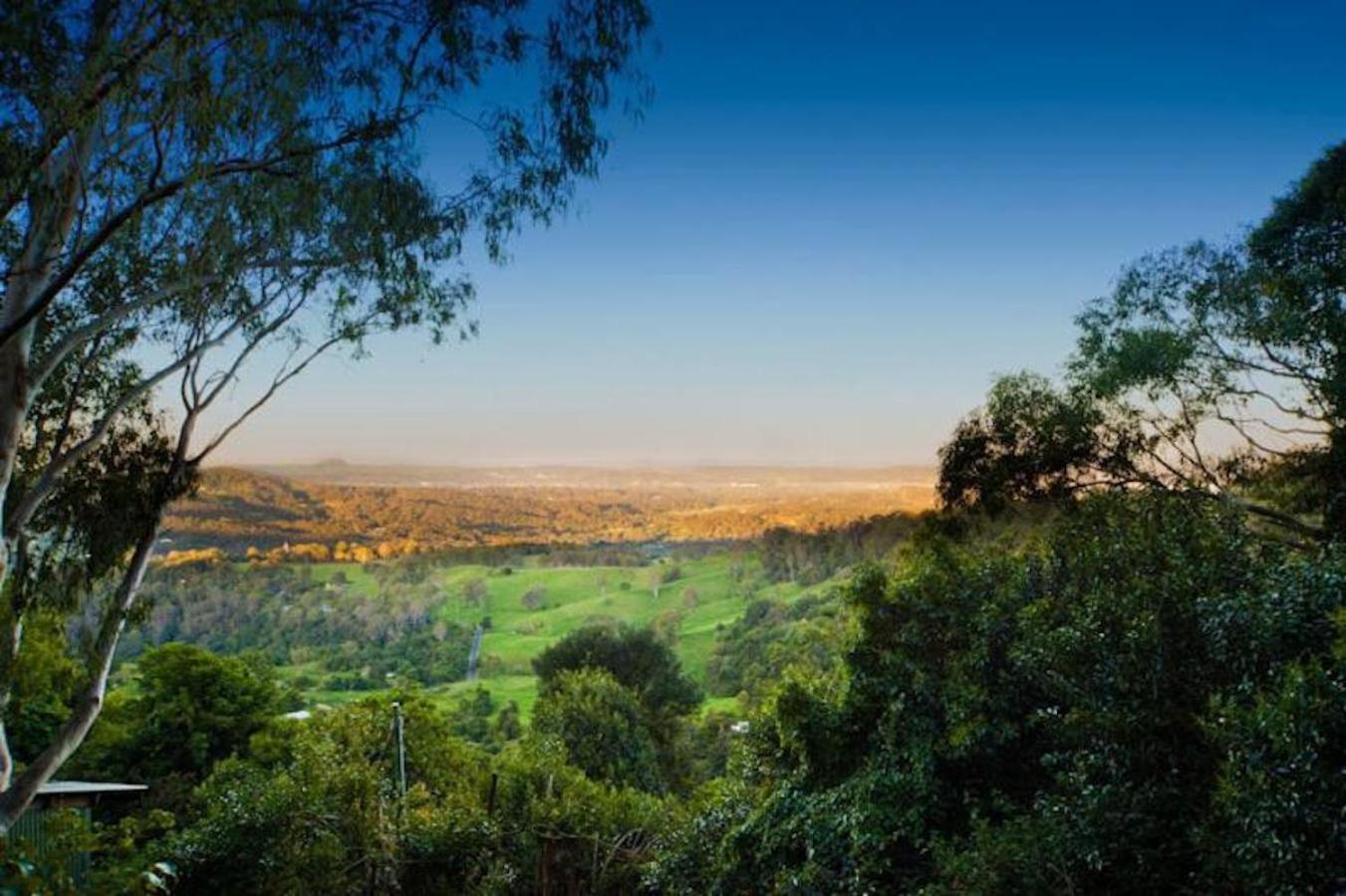 Treetops Seaview Montville Exterior photo