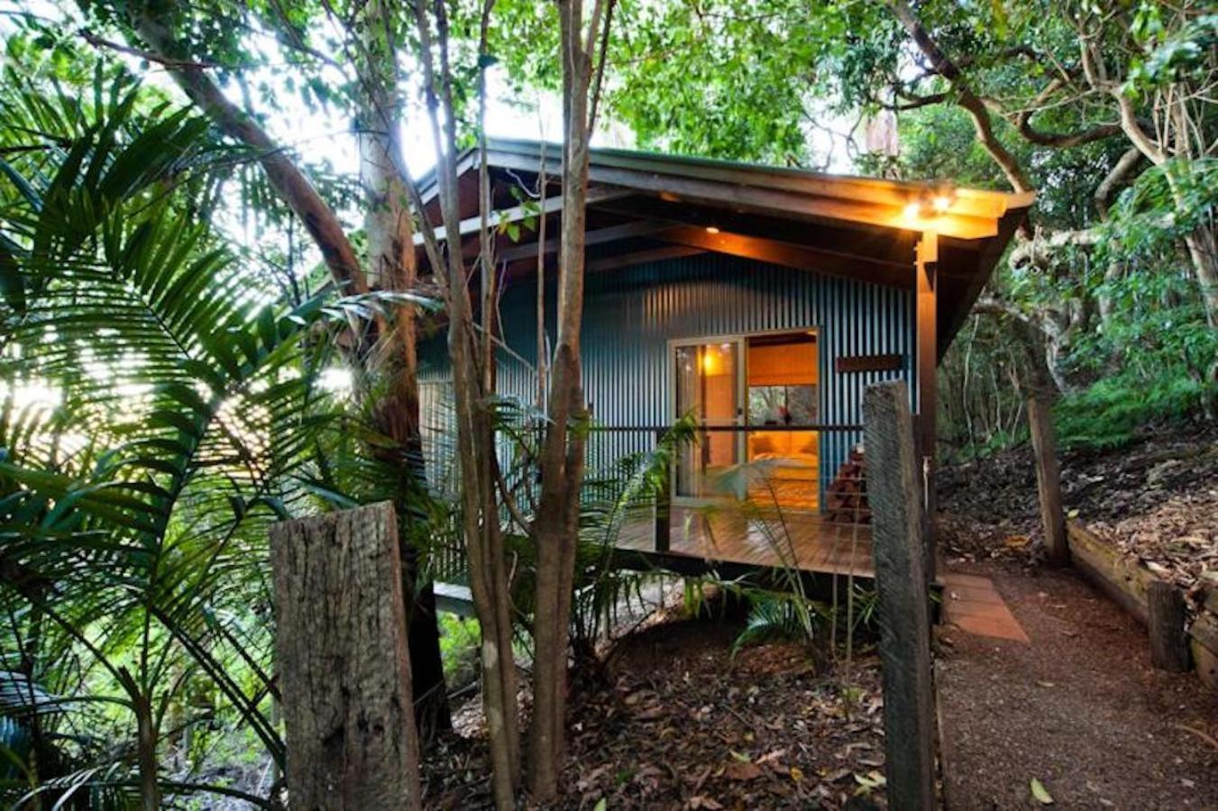 Treetops Seaview Montville Exterior photo