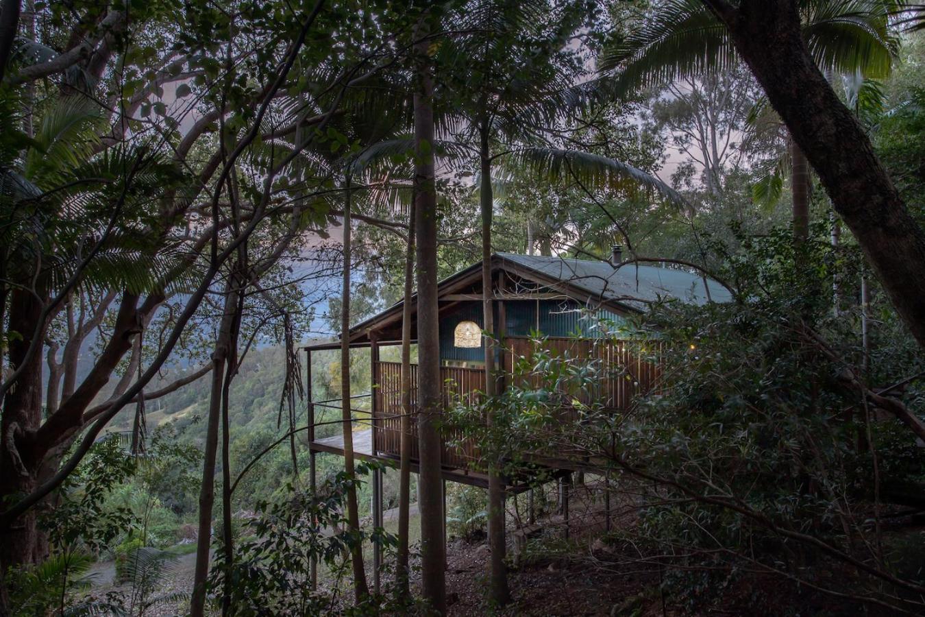 Treetops Seaview Montville Exterior photo