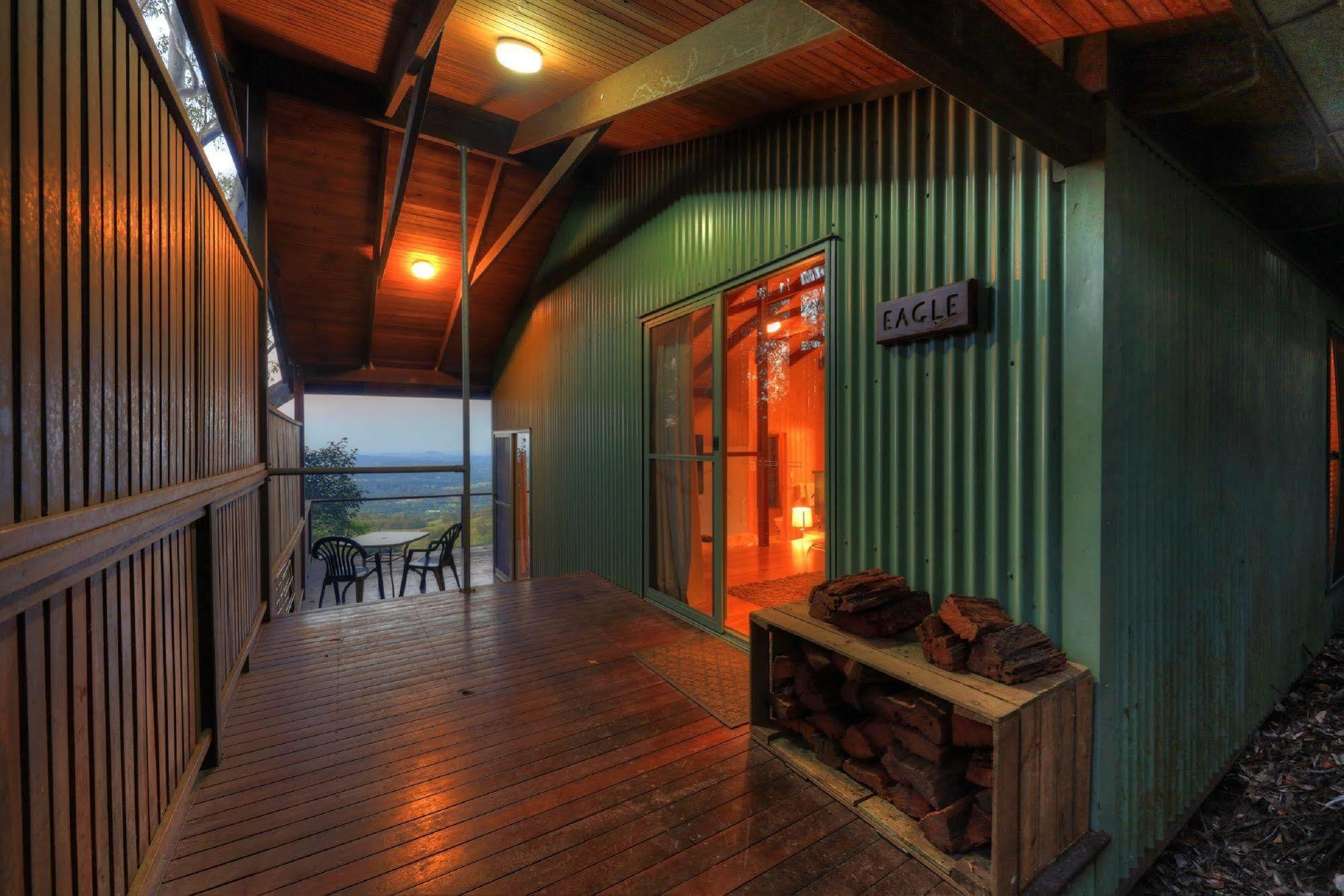 Treetops Seaview Montville Exterior photo